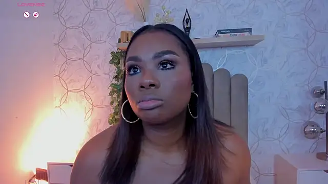 Snapshot of huge_boobs_ebony_ chatting on 24, 7, 2026 huge boobs ebony online show from 24, 7, 2026