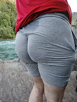 Dickbetweencheeks online show from 4, 8, 2026