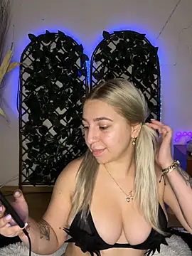 Snapshot of xLexi chatting on 13, 6, 2026 xLexi online show from 13, 6, 2026
