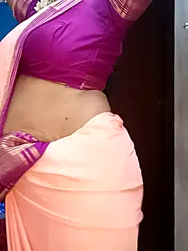Snapshot of tamil_sarah chatting on 15, 6, 2026 tamil sarah online show from 15, 6, 2026