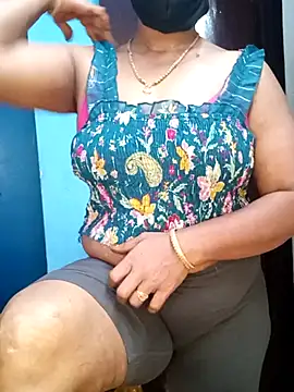 Snapshot of tamil_sarah chatting on 9, 7, 2026 tamil sarah online show from 9, 7, 2026