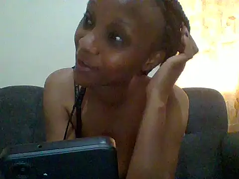 Snapshot of Precious-Glam chatting on 19, 6, 2026 Precious-Glam online show from 19, 6, 2026