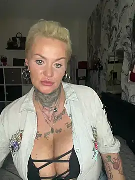 InkedMissLaBaehm online show from 14, 7, 2026