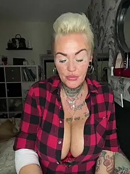 InkedMissLaBaehm online show from 16, 7, 2026