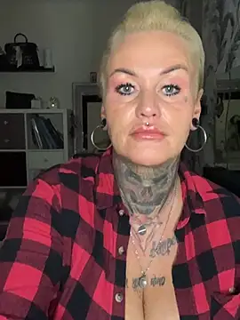 InkedMissLaBaehm online show from 18, 7, 2026