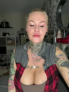 InkedMissLaBaehm online show from 28, 7, 2026