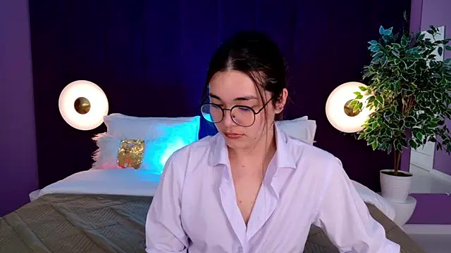 MaddieMeyer online show from 16, 7, 2026