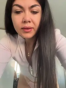 Snapshot of LoveYou2899 chatting on 16, 6, 2026 LoveYou2899 online show from 16, 6, 2026