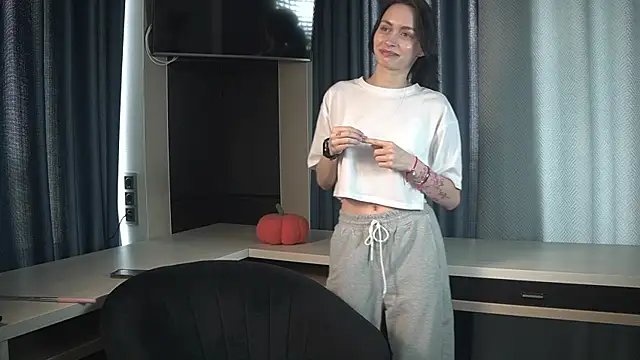 ErminiaBiles online show from 14, 6, 2026
