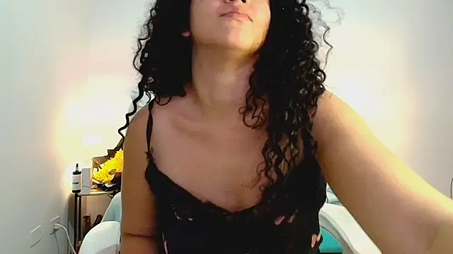 Snapshot of Isabella_Sophia19 chatting on 18, 7, 2026 Isabella Sophia19 online show from 18, 7, 2026