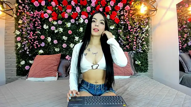 Snapshot of BelaPoncee chatting on 14, 6, 2026 BelaPoncee online show from 14, 6, 2026