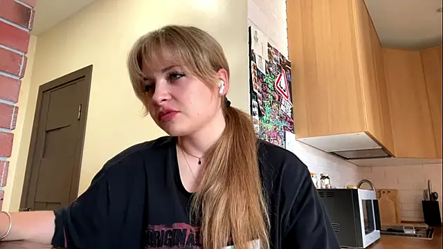 Snapshot of KelleeRodriguel chatting on 15, 6, 2026 KelleeRodriguel online show from 15, 6, 2026