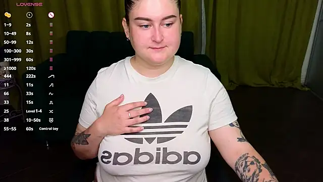 Snapshot of CessieBler chatting on 5, 7, 2026 CessieBler online show from 5, 7, 2026