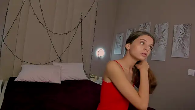 Lola lovesss online show from 2, 7, 2026