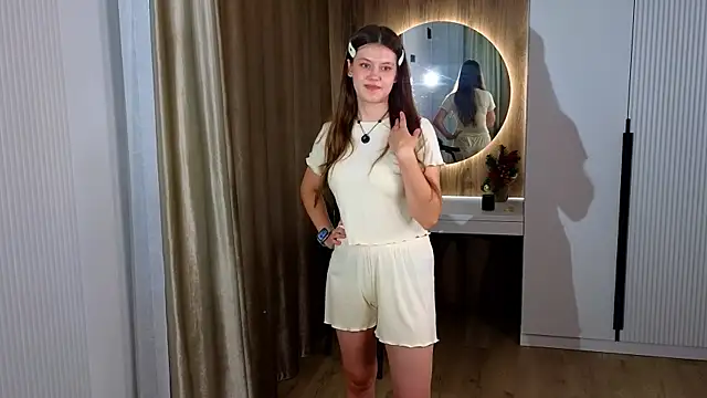 Snapshot of TonitaWatne chatting on 23, 6, 2026 TonitaWatne online show from 23, 6, 2026