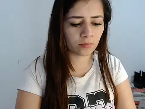 Snapshot of Luna_zoe chatting on 5, 7, 2026 Luna zoe online show from 5, 7, 2026