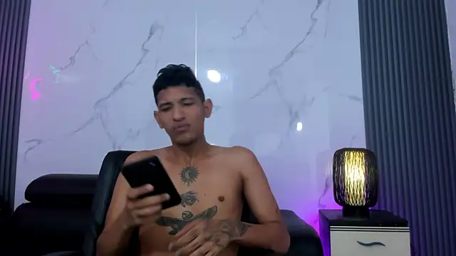 Kleyn black online show from 18, 6, 2026