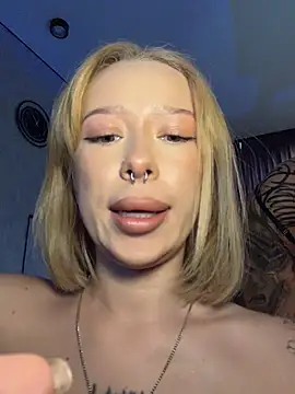 MaryChanXO online show from 25, 6, 2026