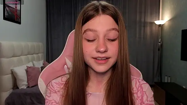 lilymoore69 online show from 19, 6, 2026