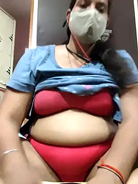Snapshot of Hot_Darling001 chatting on 17, 7, 2026 Hot Darling001 online show from 17, 7, 2026