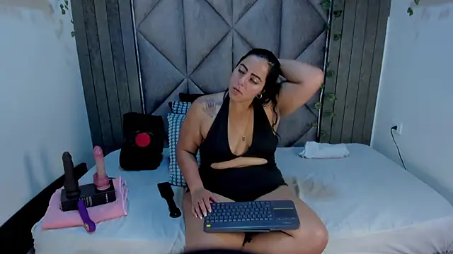 ShelyEvans   online show from 7, 7, 2026