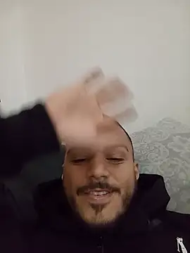 Edneishenrique online show from 18, 6, 2026