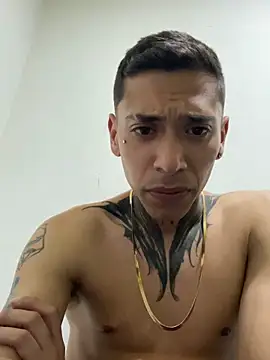 Snapshot of alejoggg1 chatting on 17, 6, 2026 alejoggg1 online show from 17, 6, 2026