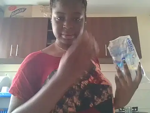 Snapshot of dark_divah chatting on 6, 8, 2026 dark divah online show from 6, 8, 2026