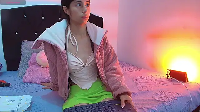 Dahlia  Vixen online show from 5, 8, 2026
