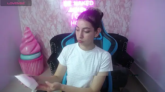 KiaraStar ch online show from 9, 7, 2026