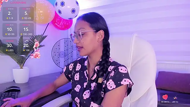 Snapshot of emma_brooks_ chatting on 3, 7, 2026 emma brooks online show from 3, 7, 2026