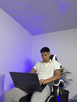 Snapshot of SantiLux_ chatting on 25, 6, 2026 SantiLux online show from 25, 6, 2026