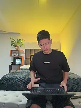 Snapshot of SantiLux_ chatting on 5, 7, 2026 SantiLux online show from 5, 7, 2026
