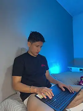 Snapshot of SantiLux_ chatting on 17, 7, 2026 SantiLux online show from 17, 7, 2026