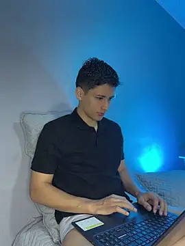 Snapshot of SantiLux_ chatting on 19, 7, 2026 SantiLux online show from 19, 7, 2026