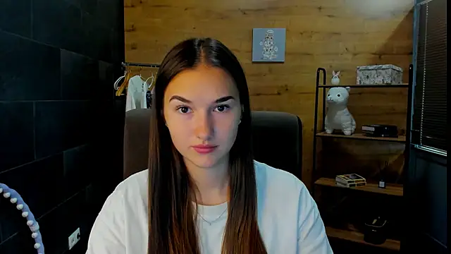 DianaaHill online show from 7, 7, 2026