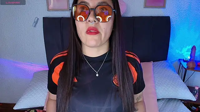samm curvy online show from 3, 7, 2026