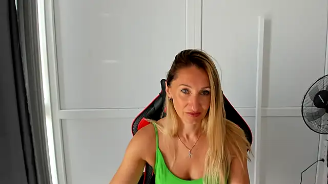 Snapshot of LilyDreamm chatting on 29, 6, 2026 LilyDreamm online show from 29, 6, 2026