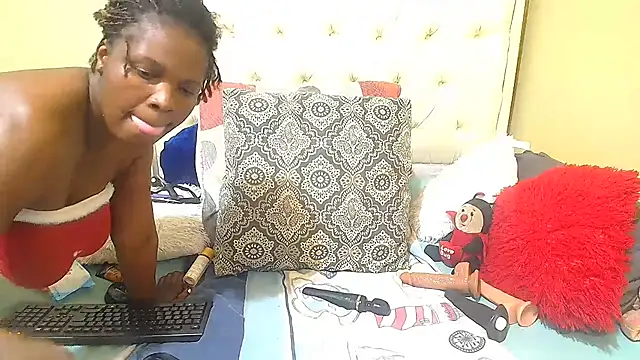 Snapshot of NoviaveeXXX chatting on 8, 7, 2026 NoviaveeXXX online show from 8, 7, 2026