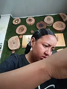 HeLiSa69ebony online show from 5, 7, 2026