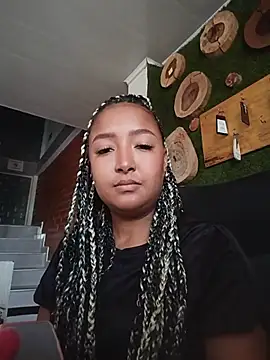 HeLiSa69ebony online show from 16, 7, 2026