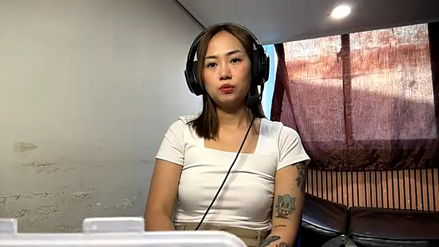 Snapshot of DungBillesbach chatting on 21, 6, 2026 DungBillesbach online show from 21, 6, 2026