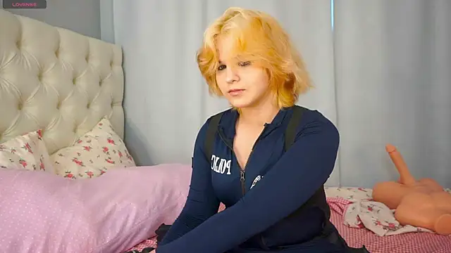 KristaLeenz online show from 23, 6, 2026