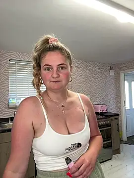 Snapshot of Juicy_BabeXo chatting on 24, 6, 2026 Juicy BabeXo online show from 24, 6, 2026