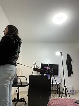 cherry skinnyy  online show from 1, 8, 2026