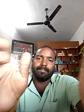 Snapshot of TinyBoy27 chatting on 7, 7, 2026 TinyBoy27 online show from 7, 7, 2026