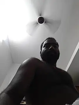 Snapshot of TinyBoy27 chatting on 14, 7, 2026 TinyBoy27 online show from 14, 7, 2026
