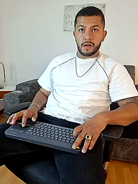 Snapshot of BrunoSilva_ chatting on 3, 8, 2026 BrunoSilva online show from 3, 8, 2026