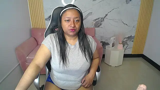 Snapshot of Alicia1_ch chatting on 24, 6, 2026 Alicia1 ch online show from 24, 6, 2026
