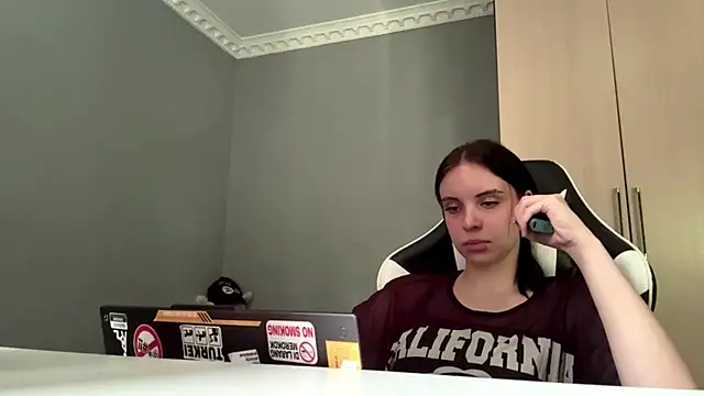 martinienjoyer online show from 7, 7, 2026